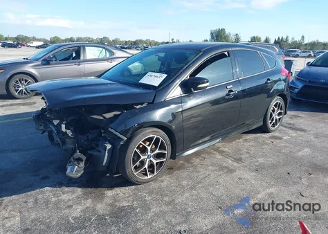 2016 Ford Focus Se z USA, uszkodzony, nr VIN 1FADP3K21GL335411